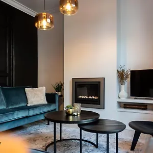 Beautiful Spacious In A Newly Renovated Old Townhouse , Oostende België